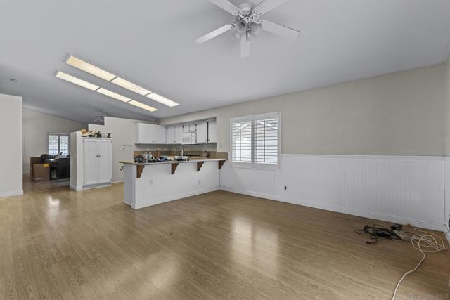 39493 Diego dr, Temecula CA: https://media.crmls.org/mediaz/79cf18dd-b4ce-47e4-ae0d-314b60cb1aec.jpg