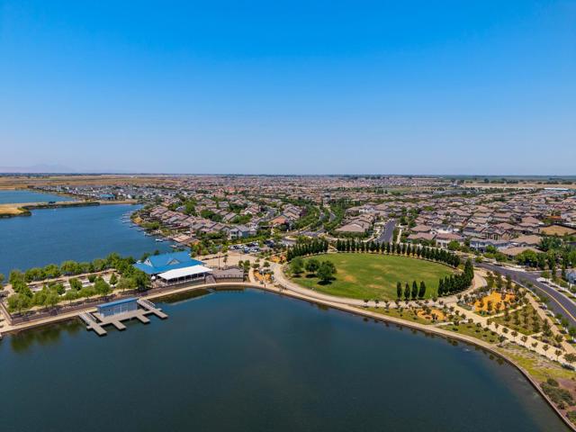 1141 Navigator Drive, Lathrop CA: https://media.crmls.org/mediaz/79cf4b65-f79d-4700-9087-9f62b1e05df9.jpg