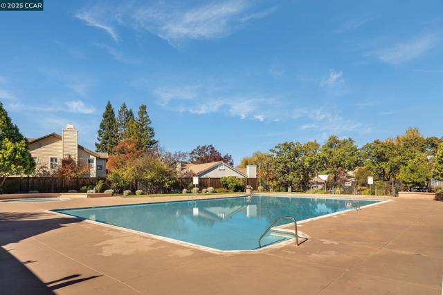 508 Zenith Ridge Dr, Danville CA: https://media.crmls.org/mediaz/79cf4bec-9fa2-4faa-afe1-f19ac9143a06.jpg
