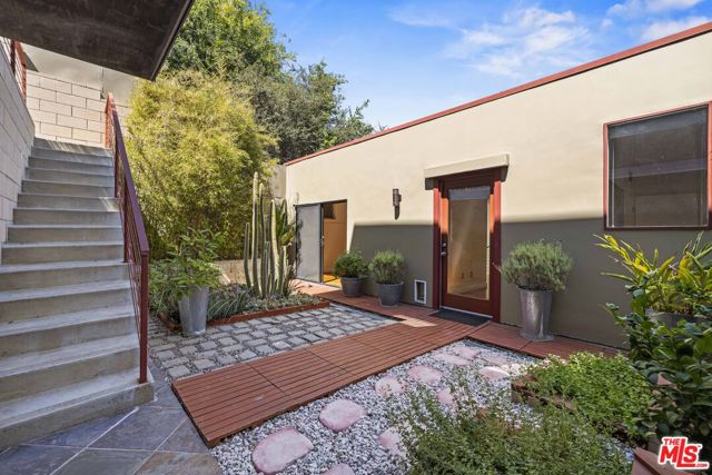 2222 Bancroft Avenue, Los Angeles CA: https://media.crmls.org/mediaz/79cf6ee7-f0d7-4d71-a18b-e22c9ab5948e.jpg