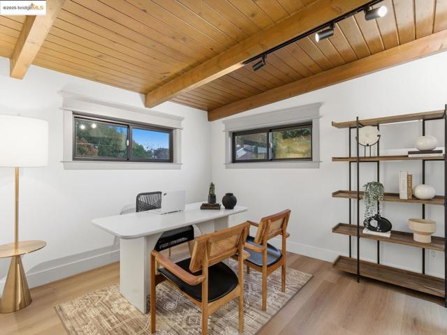 3274 Encinal Ave, Alameda CA: https://media.crmls.org/mediaz/79d01cd1-d7bb-4dac-890d-3449d031413d.jpg