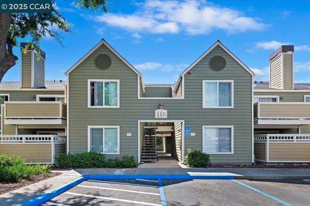 115 Reflections Dr, San Ramon CA: https://media.crmls.org/mediaz/79d1b43b-994c-4741-b0dd-739c715d2933.jpg