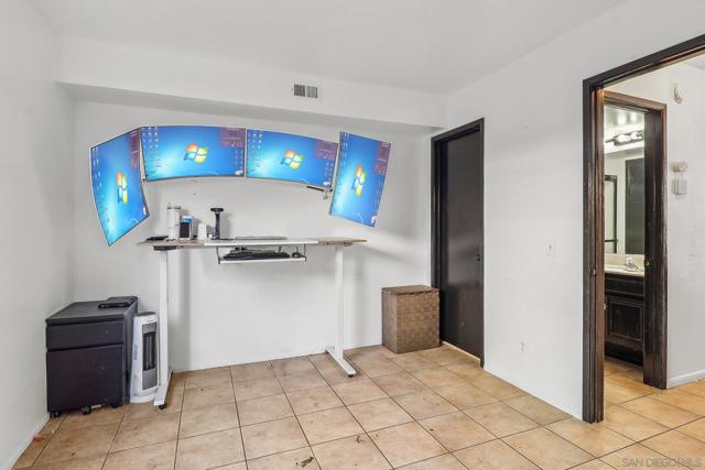 712 Paseo Del Rey, Chula Vista CA: https://media.crmls.org/mediaz/79d250d3-4841-4555-9ec8-92970699eaa3.jpg