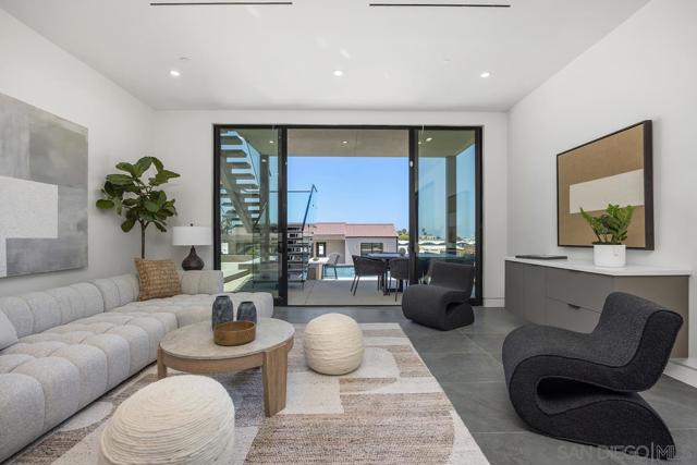 147 S Rios, Solana Beach CA: https://media.crmls.org/mediaz/79d28301-34c7-465d-941a-78a3c2d1a19b.jpg