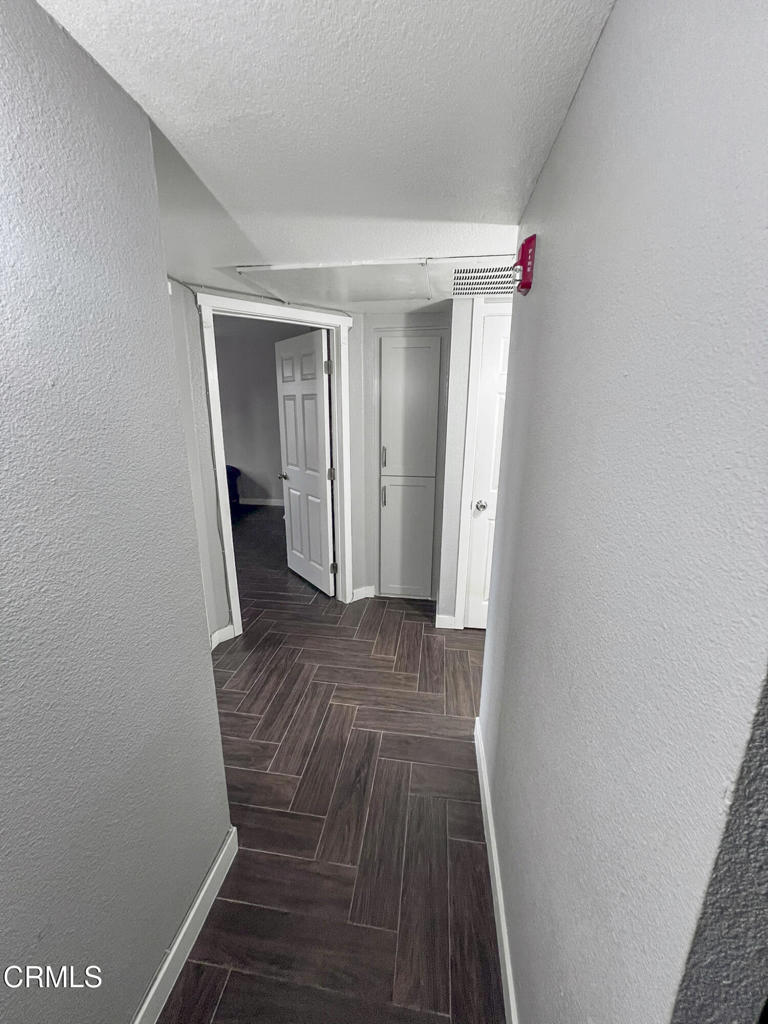 https://media.crmls.org/mediaz/79d33589-6b10-4fe6-8683-70dc5aca1575.jpg?preset=X-Large