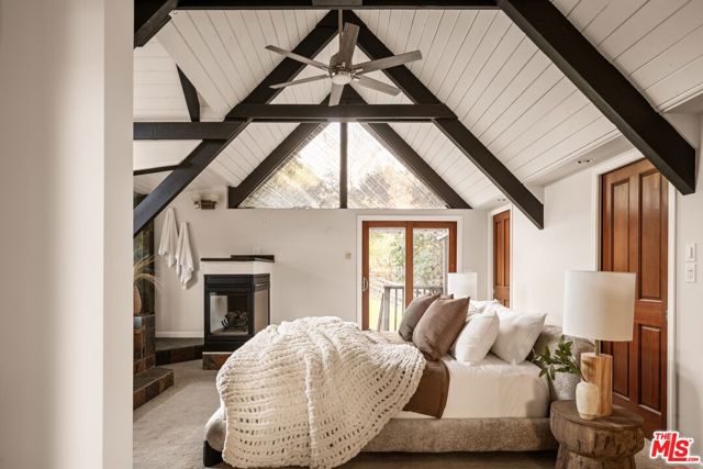 20500 Paradise Lane, Topanga CA: https://media.crmls.org/mediaz/79d3b39d-4f06-4cfa-82f0-e978bfd415dd.jpg