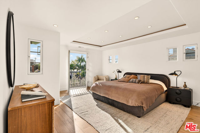 Image 26 of 43 For 3128 Stanford Avenue