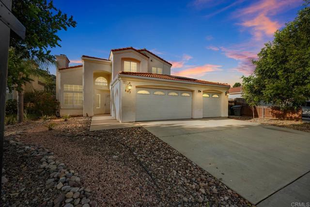 Detail Gallery Image 1 of 1 For 597 Iona Ct, Escondido,  CA 92027 - 4 Beds | 3 Baths
