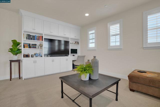 5498 Monte Vista Way, Antioch CA: https://media.crmls.org/mediaz/79d405ca-dccb-400b-8ed8-ee449c327bed.jpg