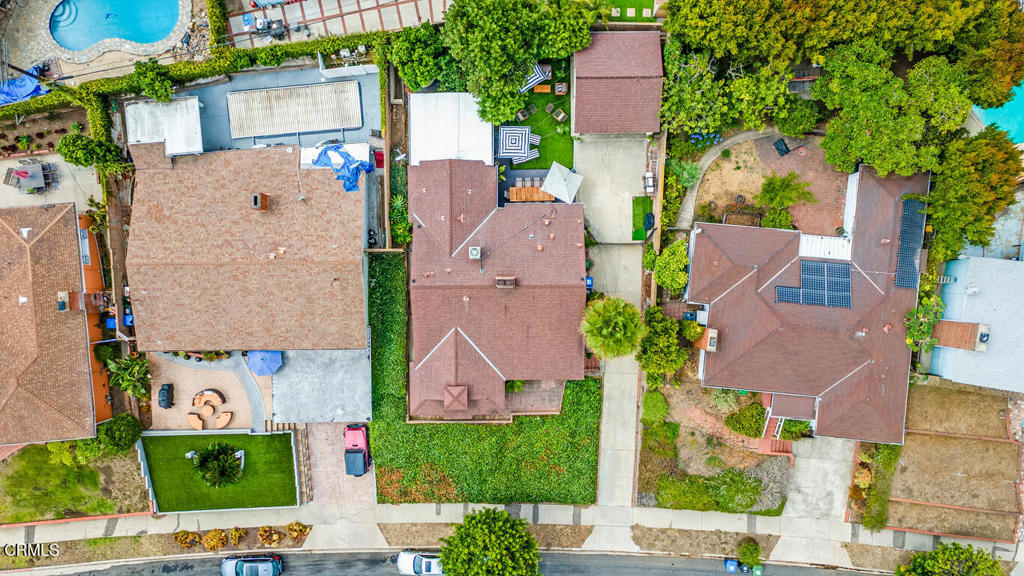 https://media.crmls.org/mediaz/79d48e0d-9844-4a9d-87dc-2b6262e4fc92.jpg?preset=X-Large