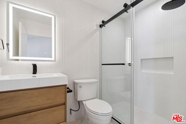 880 Hilldale Avenue, West Hollywood CA: https://media.crmls.org/mediaz/79d66406-ebfe-4d75-bc8c-4cdeab7cc13d.jpg