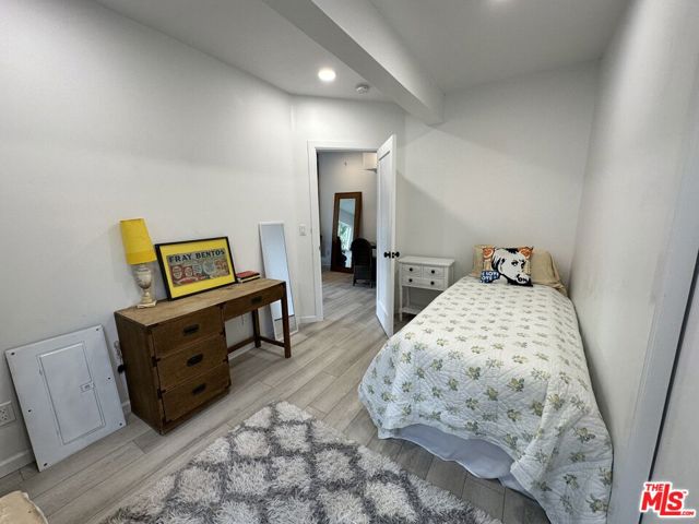 22535 Sylvan Street, Woodland Hills CA: https://media.crmls.org/mediaz/79d73835-f088-49ac-9b0e-0f73a601ce45.jpg