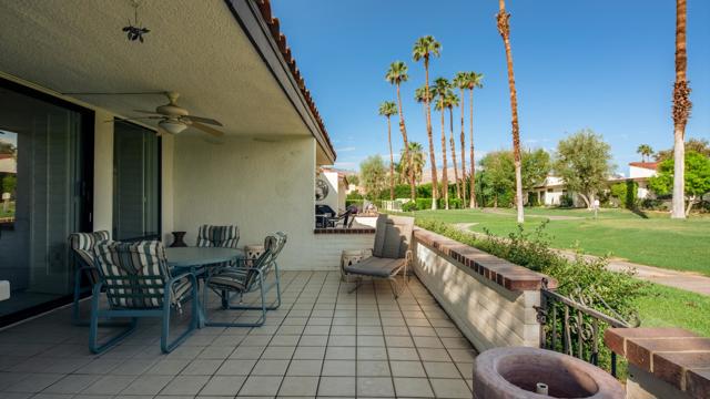133 Torremolinos Drive, Rancho Mirage CA: https://media.crmls.org/mediaz/79d795b4-a0d1-4d1c-a849-dbf15f9f2c91.jpg