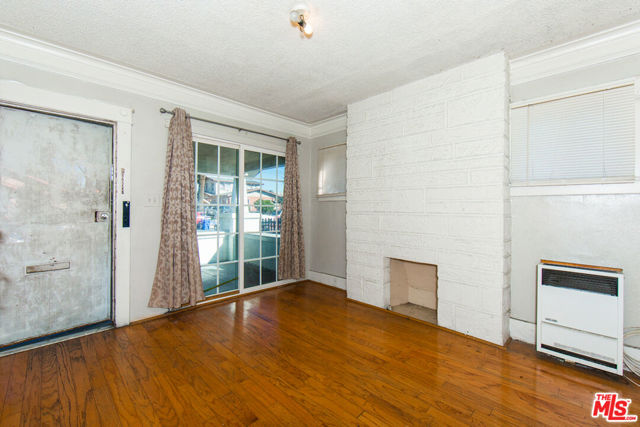 Image 3 for 924 W 49Th St, Los Angeles, CA 90037