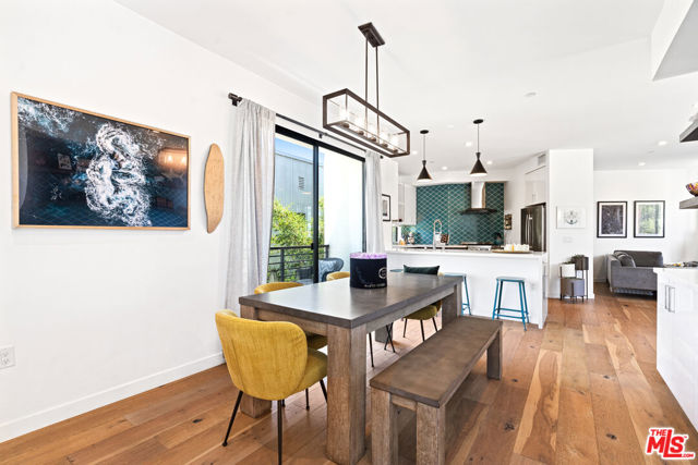 11900 Washington Place, Los Angeles CA: https://media.crmls.org/mediaz/79d8990b-0894-4e92-8d64-fcc41d58c2b9.jpg