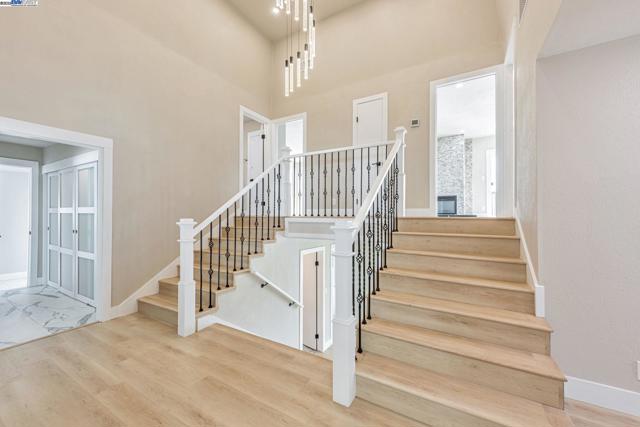 10745 Ridgeview Way, San Jose CA: https://media.crmls.org/mediaz/79d8cb0a-b5cb-49a4-ba3f-5d21837fac14.jpg