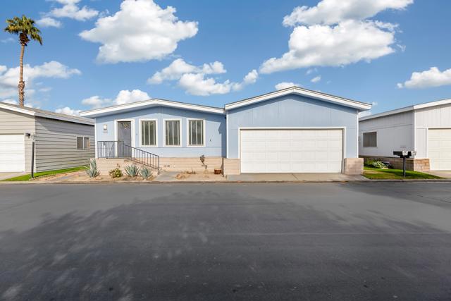 1058 Via Grande, Cathedral City CA: https://media.crmls.org/mediaz/79d8dd75-ad28-4e72-960f-7b2467fe882e.jpg