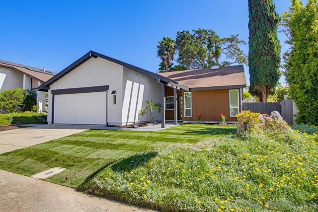 9555 Via Pereza, San Diego CA: https://media.crmls.org/mediaz/79d908b1-3801-4582-bc45-9b0696eaad64.jpg