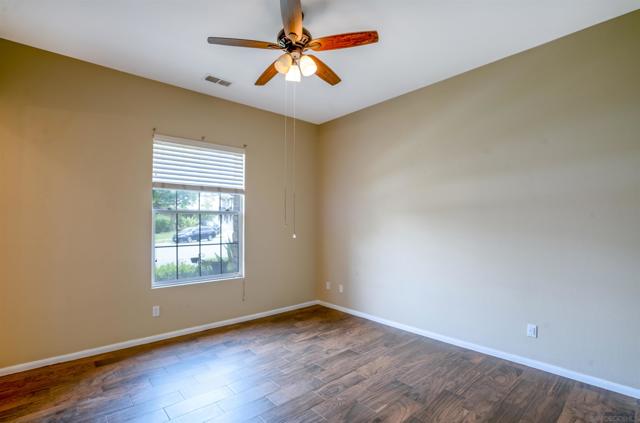 1052 Mountain Ash Ave, Chula Vista CA: https://media.crmls.org/mediaz/79d94465-5afe-4bfa-b5e3-13b25c3facdd.jpg