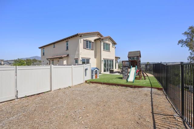 8304 The Grant Place, Bonita CA: https://media.crmls.org/mediaz/79d958da-58a0-41f2-b69c-da435f91db2f.jpg