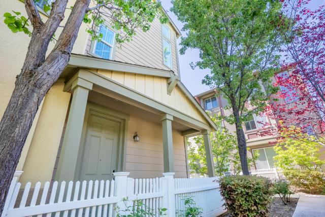 227 Peppermint Tree Terrace, Sunnyvale CA: https://media.crmls.org/mediaz/79d984b1-6d36-4a06-99cc-d1342975d14a.jpg