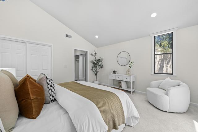 163 Gladys Ave, Mountain View CA: https://media.crmls.org/mediaz/79d9bc78-7126-4632-87be-5f89a4a582c0.jpg
