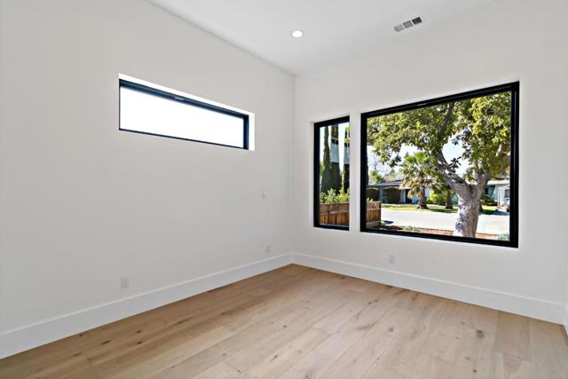 12536 Paseo Flores, Saratoga CA: https://media.crmls.org/mediaz/79da033f-0947-4950-b2e1-b318b7438356.jpg