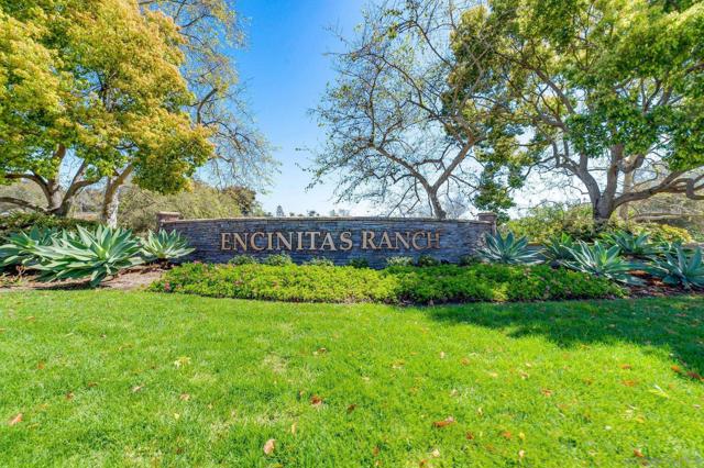 571 Lynwood Dr, Encinitas CA: https://media.crmls.org/mediaz/79da9089-92c5-49e4-9da9-b6cd3e95338e.jpg