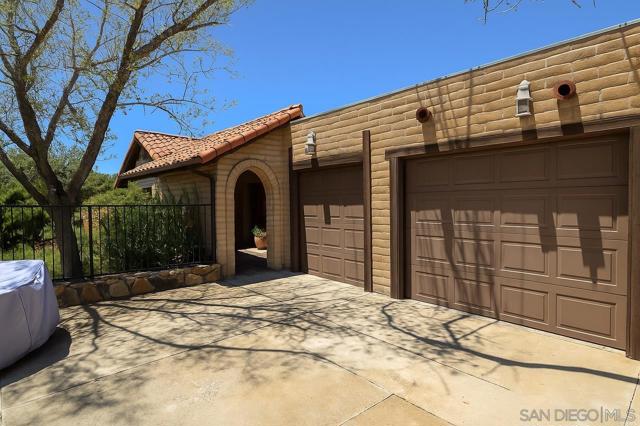Image 41 of 48 For 23684 Viejas Grade Rd