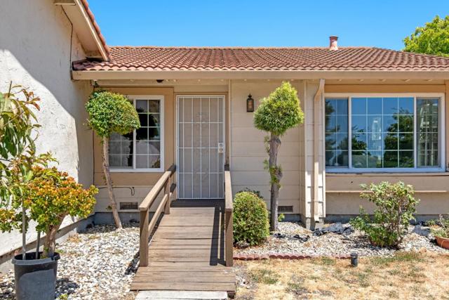 466 Prada Drive, Milpitas CA: https://media.crmls.org/mediaz/79db19c8-b4de-4329-9045-7d65f8de5456.jpg