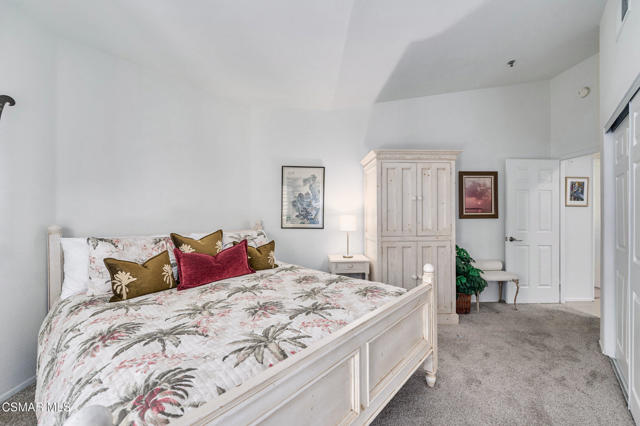 675 Oak Run Trail, Oak Park CA: https://media.crmls.org/mediaz/79db8c5d-87f5-4b53-889b-3357a77bc78d.jpg