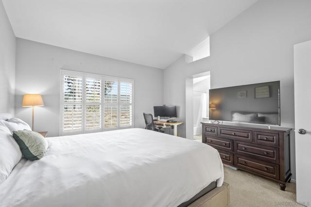 11378 Via Rancho San Diego, El Cajon CA: https://media.crmls.org/mediaz/79dc18a5-846a-4671-a206-291d191d278e.jpg