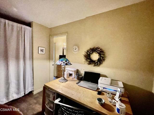 bonus room/home office/den