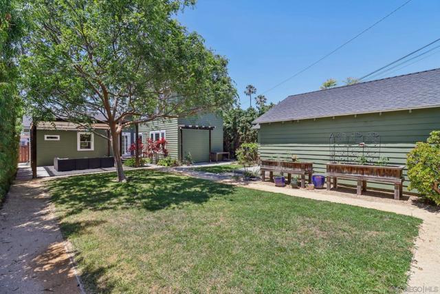 4463 Maryland St, San Diego CA: https://media.crmls.org/mediaz/79dcfa99-b9be-453a-9d0a-7e9a52b808d9.jpg