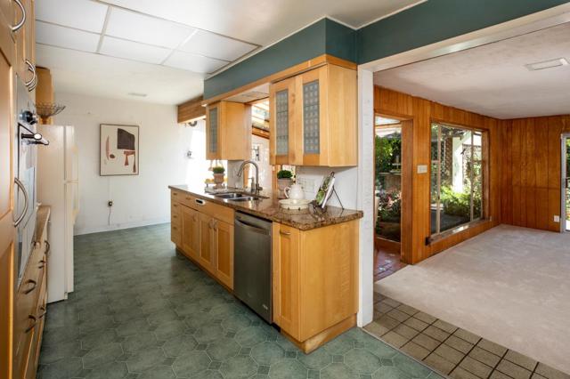 Image 9 of 37 For 800 Loyola Drive