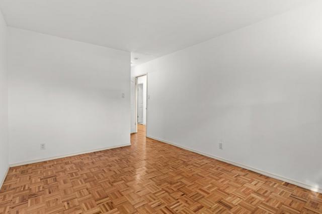 Image 18 of 41 For 325 Alpine Court