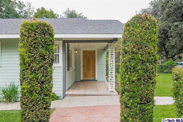 Detail Gallery Image 2 of 25 For 1890 Las Lunas St, Pasadena,  CA  - 3 Beds | 2 Baths