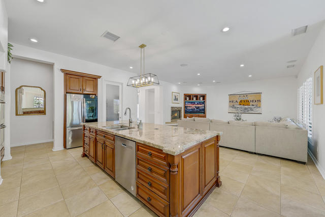 48749 Renewal Street, Indio CA: https://media.crmls.org/mediaz/79dfcaaa-0742-4921-8584-ae8b7deb29f9.jpg