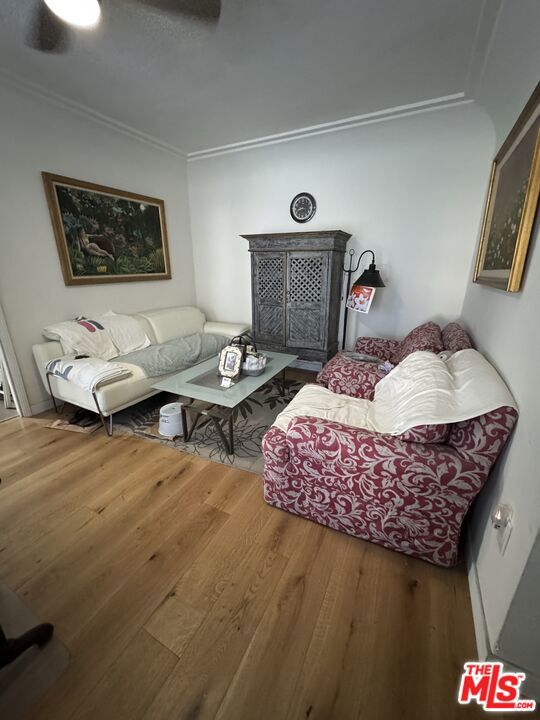 4010 W Adams Boulevard, Los Angeles CA: https://media.crmls.org/mediaz/79dfe148-9687-4692-a5d6-c9493d95be3c.jpg