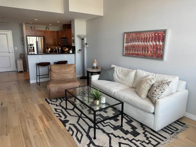 475 Redwood, San Diego CA: https://media.crmls.org/mediaz/79e06aae-42fe-486c-87bb-41428eee02aa.jpg