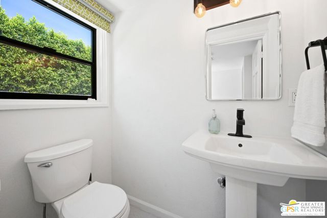 71183 Country Club Drive, Rancho Mirage CA: https://media.crmls.org/mediaz/79e0a441-445c-431a-ab4b-65f7fac33459.jpg