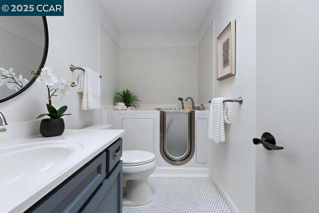 1932 Ptarmigan Dr, Walnut Creek CA: https://media.crmls.org/mediaz/79e0ac86-ef98-44b0-89bd-642158642bfc.jpg