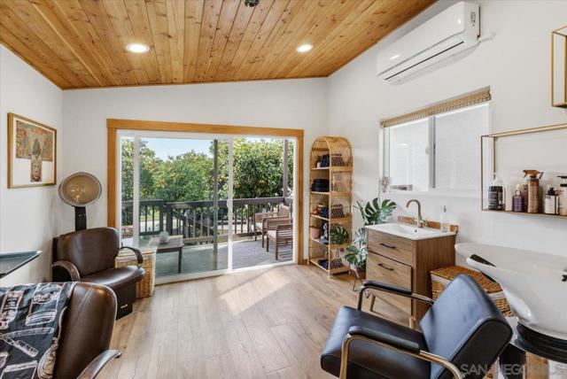 1379 Sunny Heights Road, Fallbrook CA: https://media.crmls.org/mediaz/79e0b54d-8d30-4fab-b65f-e6779a937e0e.jpg