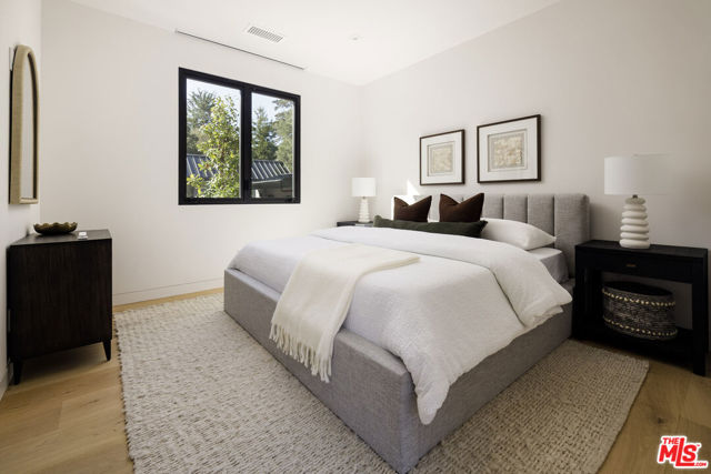 Image 29 of 69 For 915 Camino Medio