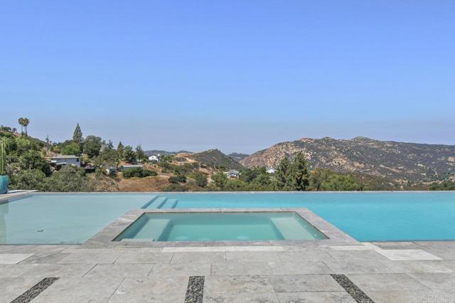 573 Lilac Ranch Rd, Alpine CA: https://media.crmls.org/mediaz/79e148b8-708e-488b-9df2-b949b25c5a3f.jpg