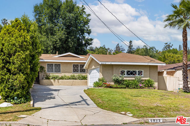 5013 Catalon Avenue, Woodland Hills CA: https://media.crmls.org/mediaz/79e16535-cebb-4a9b-9b00-206b1a3f9c26.jpg