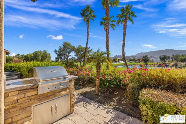 4420 Esplanade Lane, Palm Springs CA: https://media.crmls.org/mediaz/79e24877-2868-481f-9e0f-810151e1c175.jpg