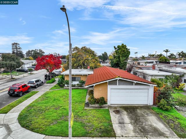 1246 Otis Dr, Alameda CA: https://media.crmls.org/mediaz/79e280b9-bebb-4603-8159-9f941a831cdb.jpg