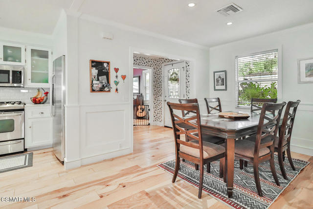 90 Sherwood Drive, Westlake Village CA: https://media.crmls.org/mediaz/79e328ff-bfd7-4354-9290-c44f33a92b59.jpg
