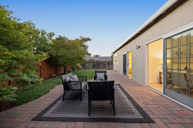 626 Harvester Drive, Foster City CA: https://media.crmls.org/mediaz/79e3a383-2c4e-4aeb-92a3-5b3e381e085a.jpg